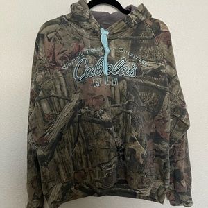 Cabelas camo sweatshirt with hood